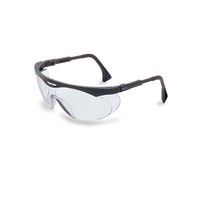 Honeywell S1900 Uvex By Sperian Skyper Safety Glasses With Black Frame And Clear Polycarbonate Ultra-dura Anti-Scratch Hard Coat